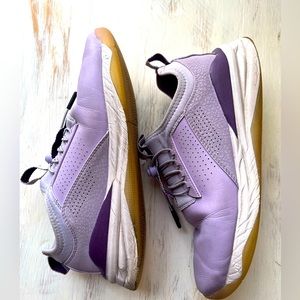 CLOVE Classic Clove Lavender| Women’s size 9.5